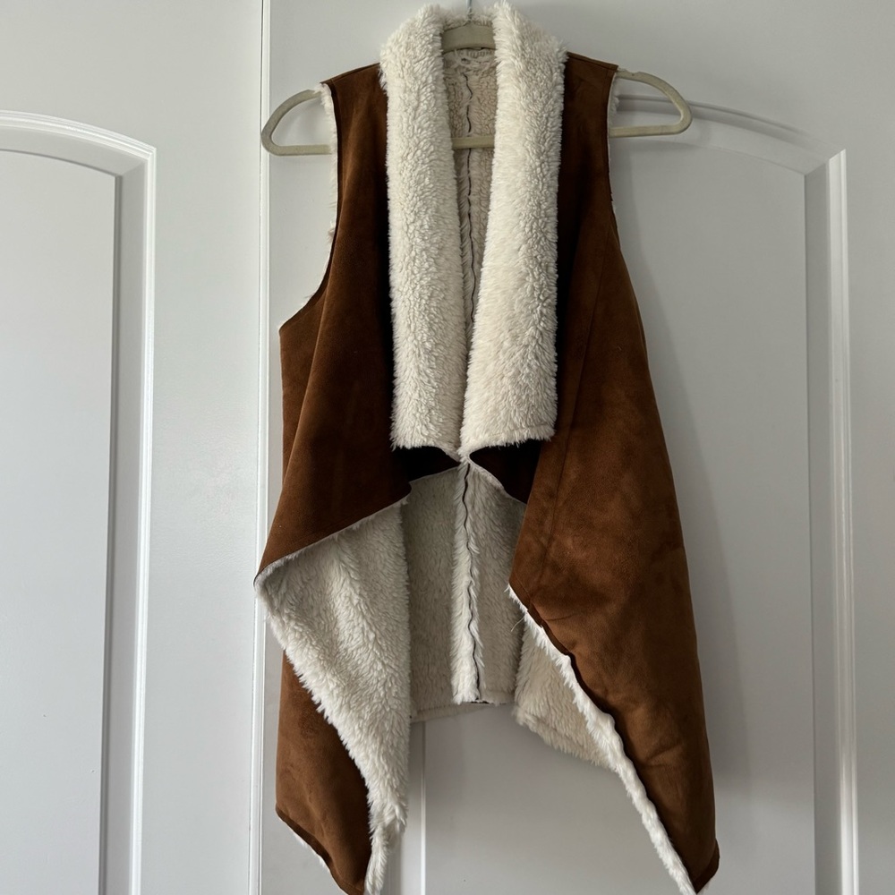 Mumu Mellow Vagabond Vest in Camel Sherpa